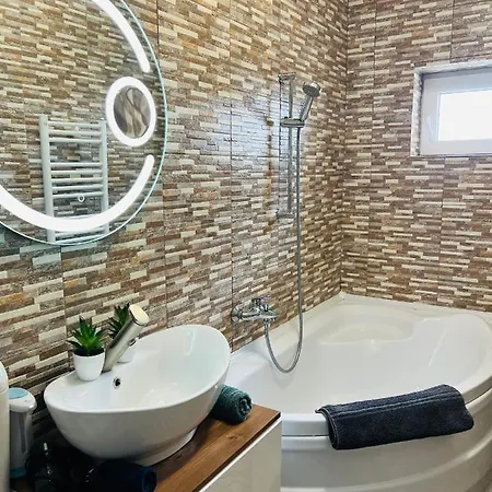 Zizi's House Garii *